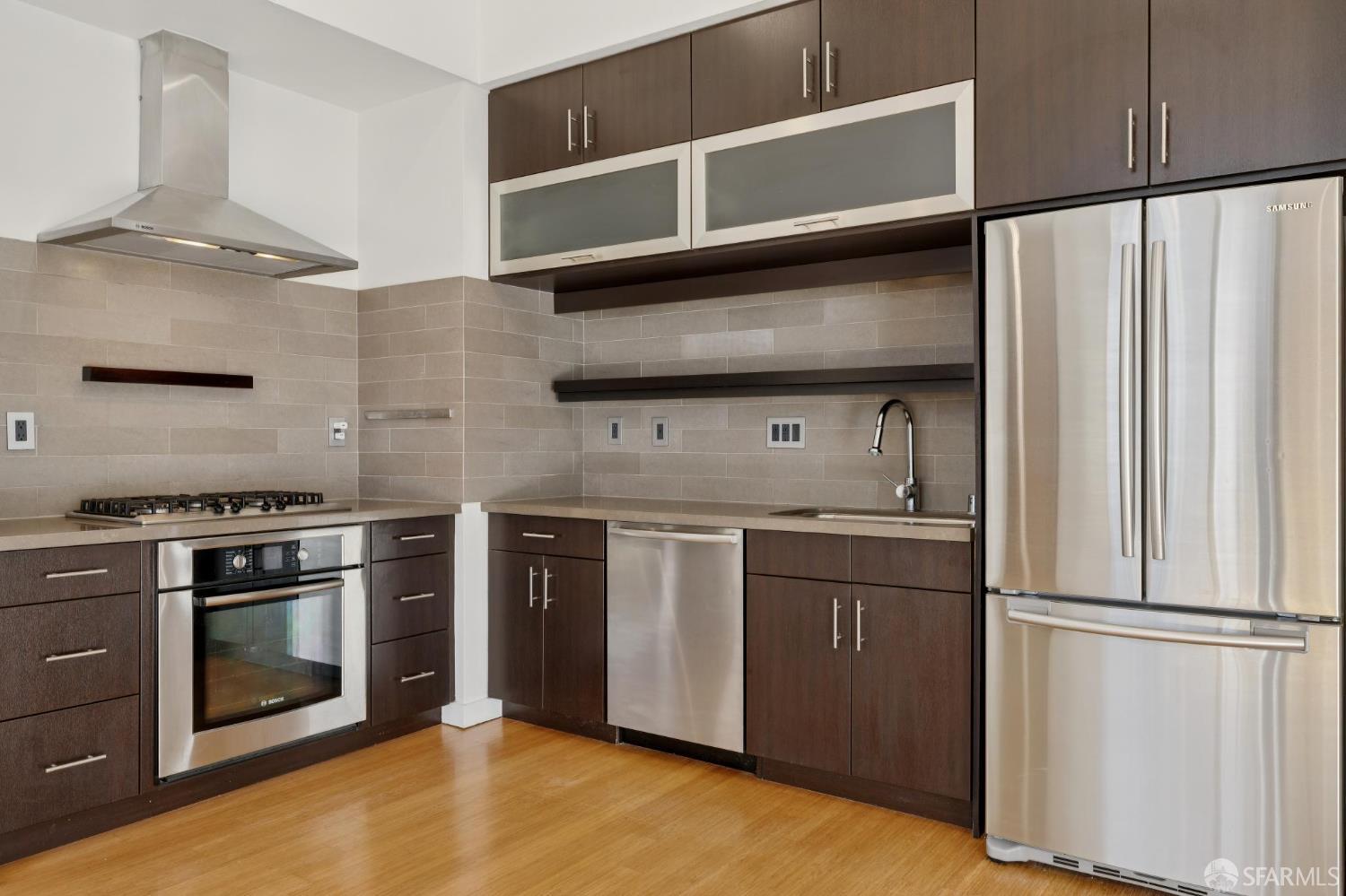 16 Jessie Street # 411