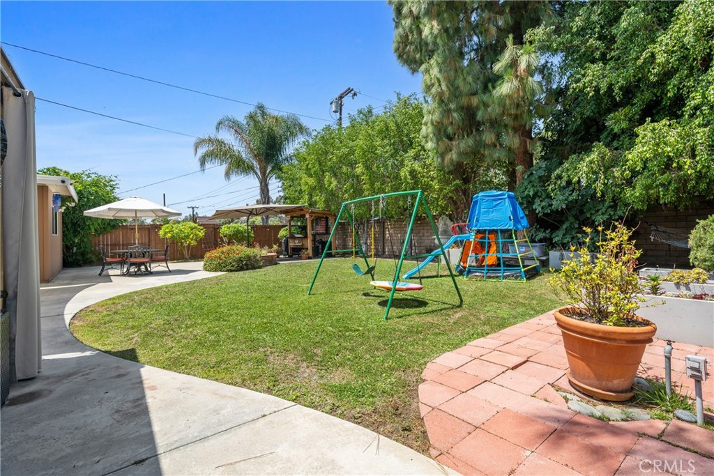 22902 Willard Avenue