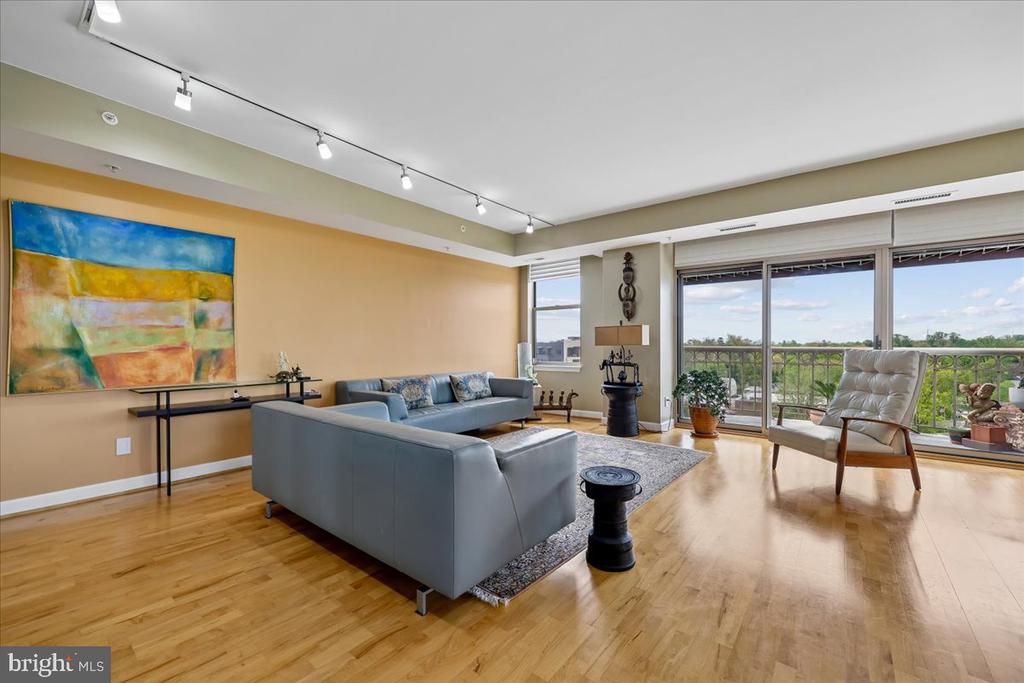 5000 BATTERY LANE 1003