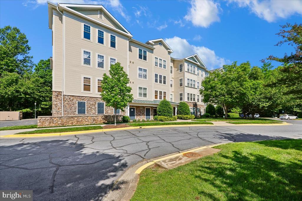 310 HIGH GABLES DRIVE 307