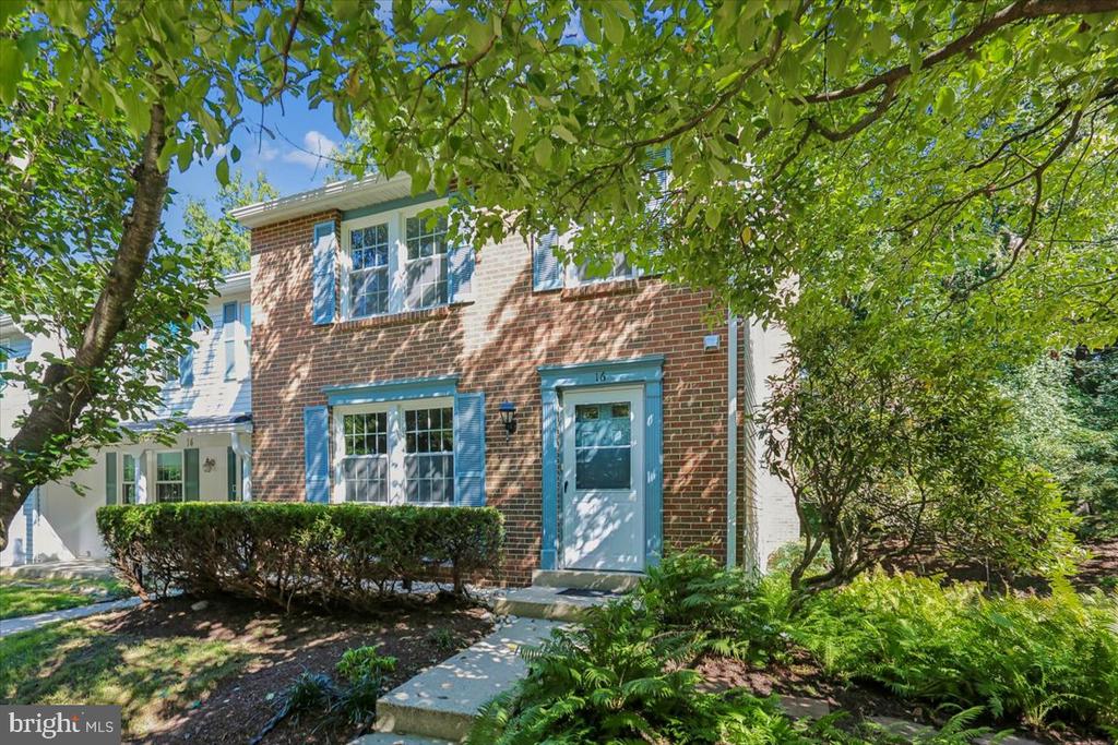 16 TURTLE DOVE COURT