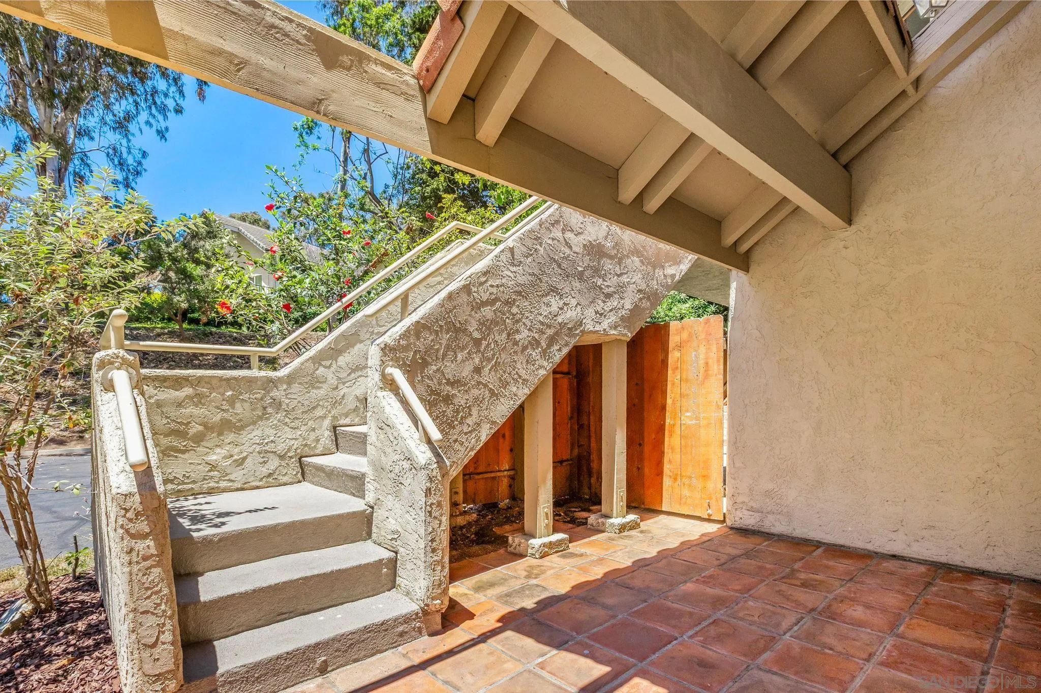 2820 Cedarwood Way