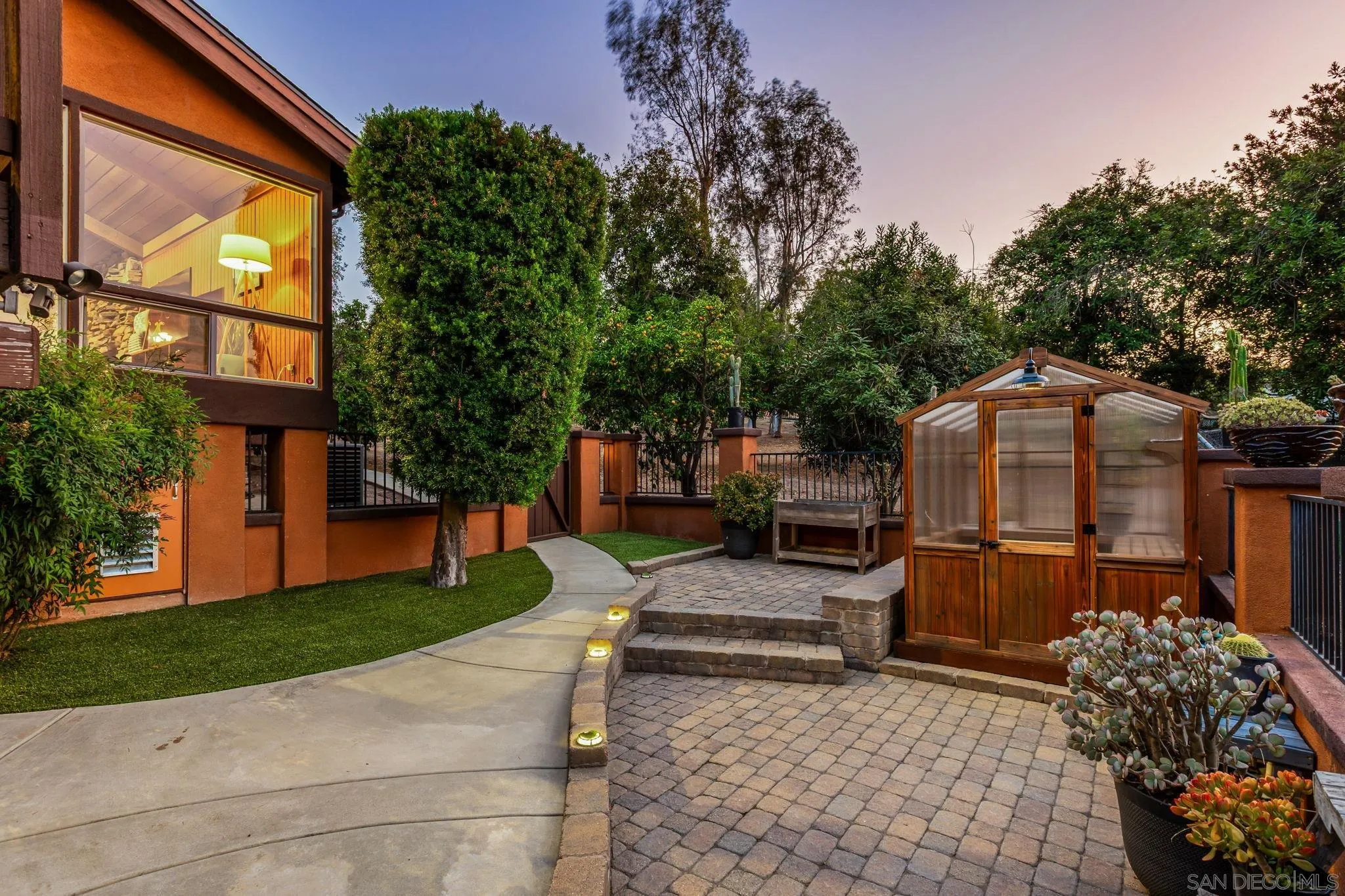2260 E Mission Rd