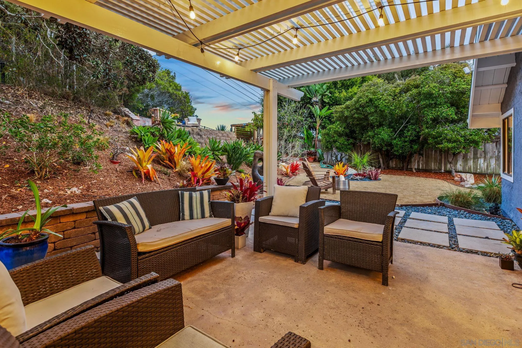 1141 Cerro Largo Dr