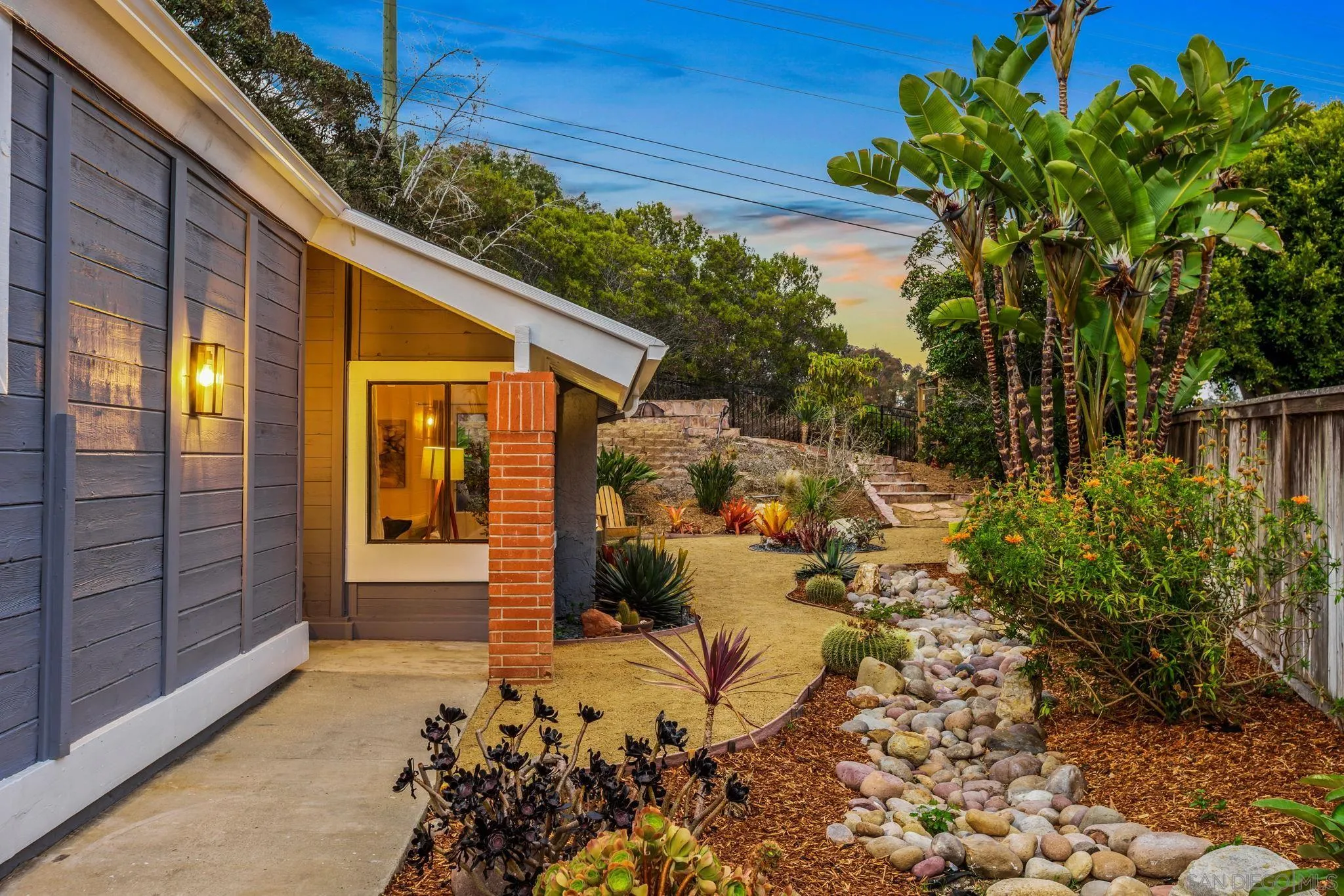 1141 Cerro Largo Dr