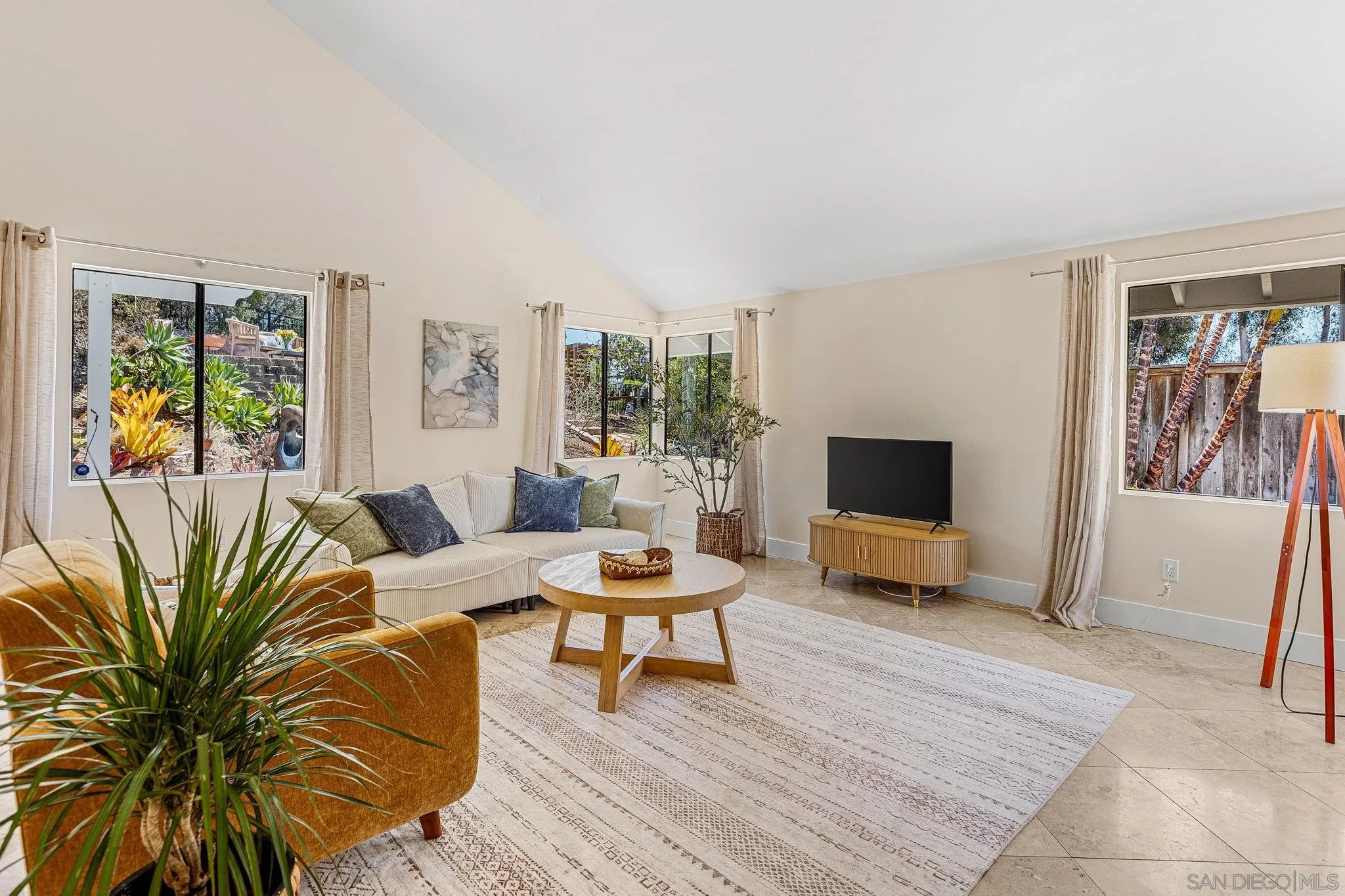 1141 Cerro Largo Dr