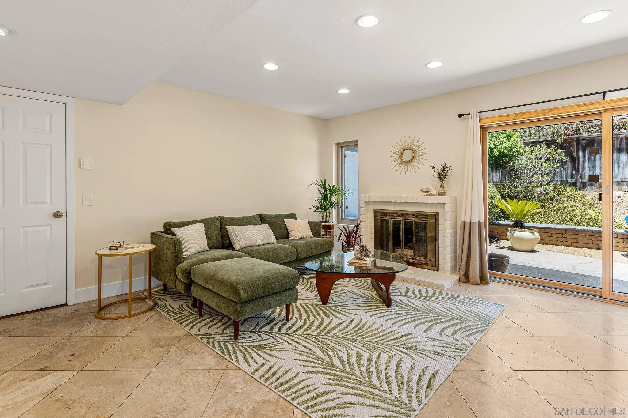 1141 Cerro Largo Dr