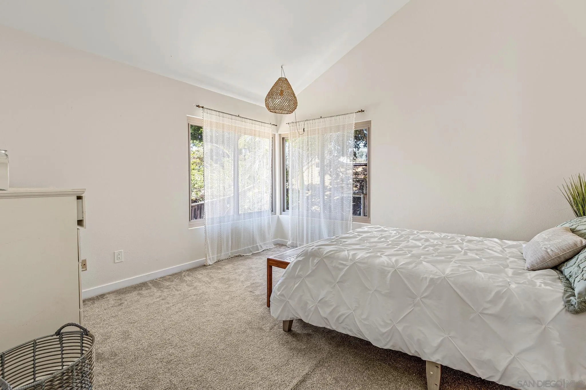 1141 Cerro Largo Dr