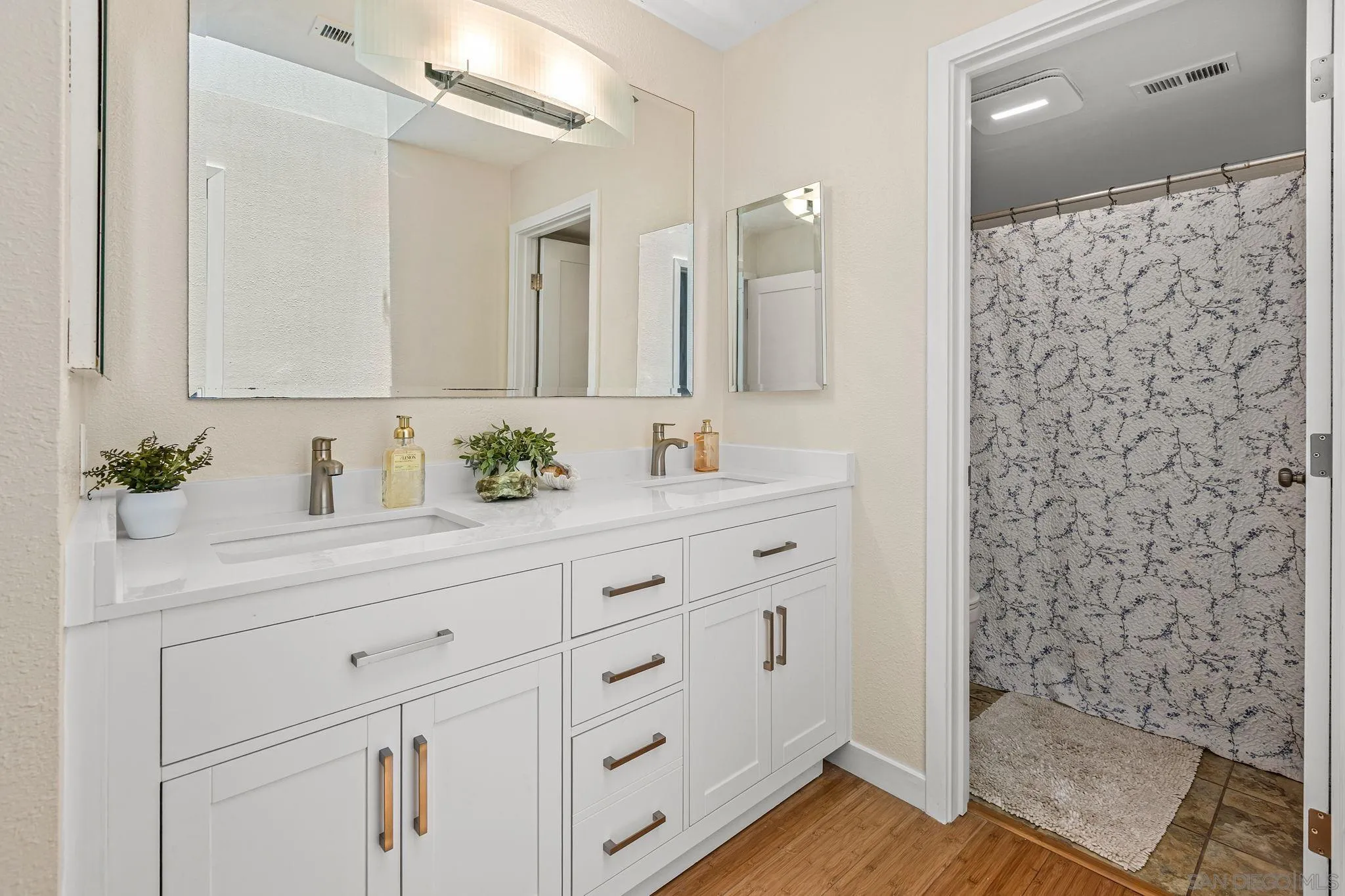 1141 Cerro Largo Dr