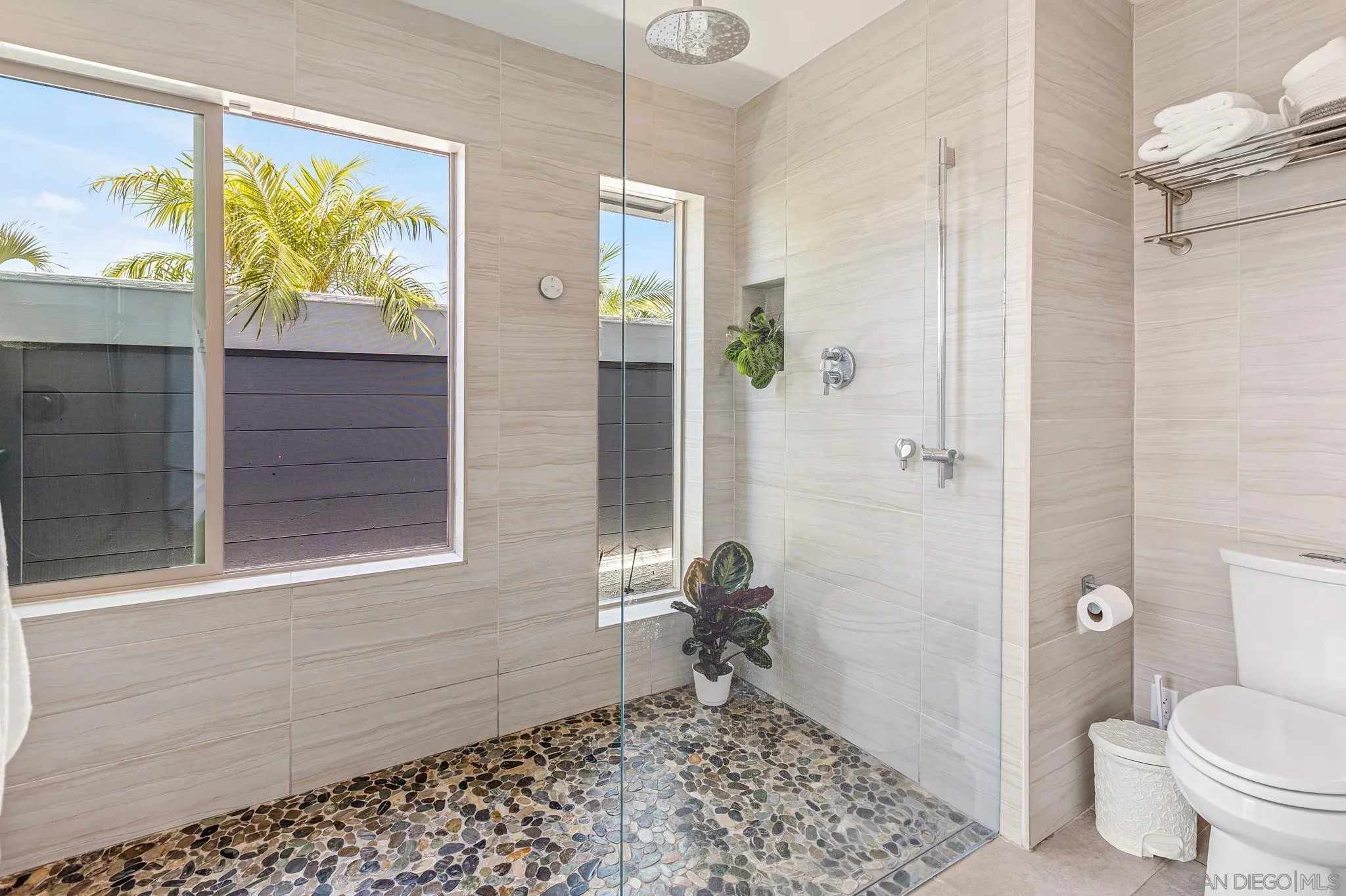1141 Cerro Largo Dr