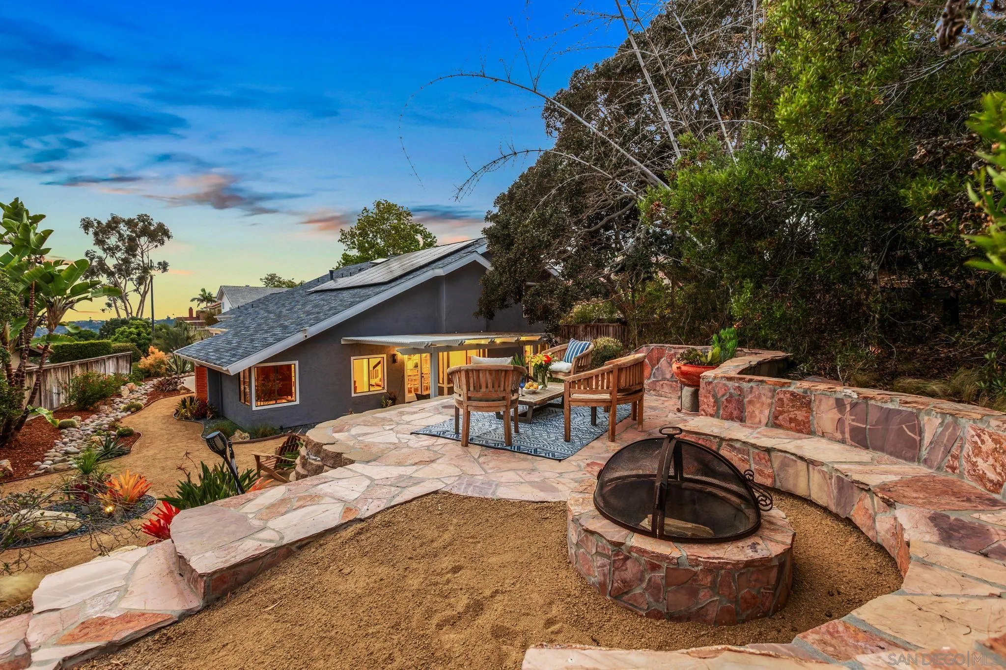 1141 Cerro Largo Dr