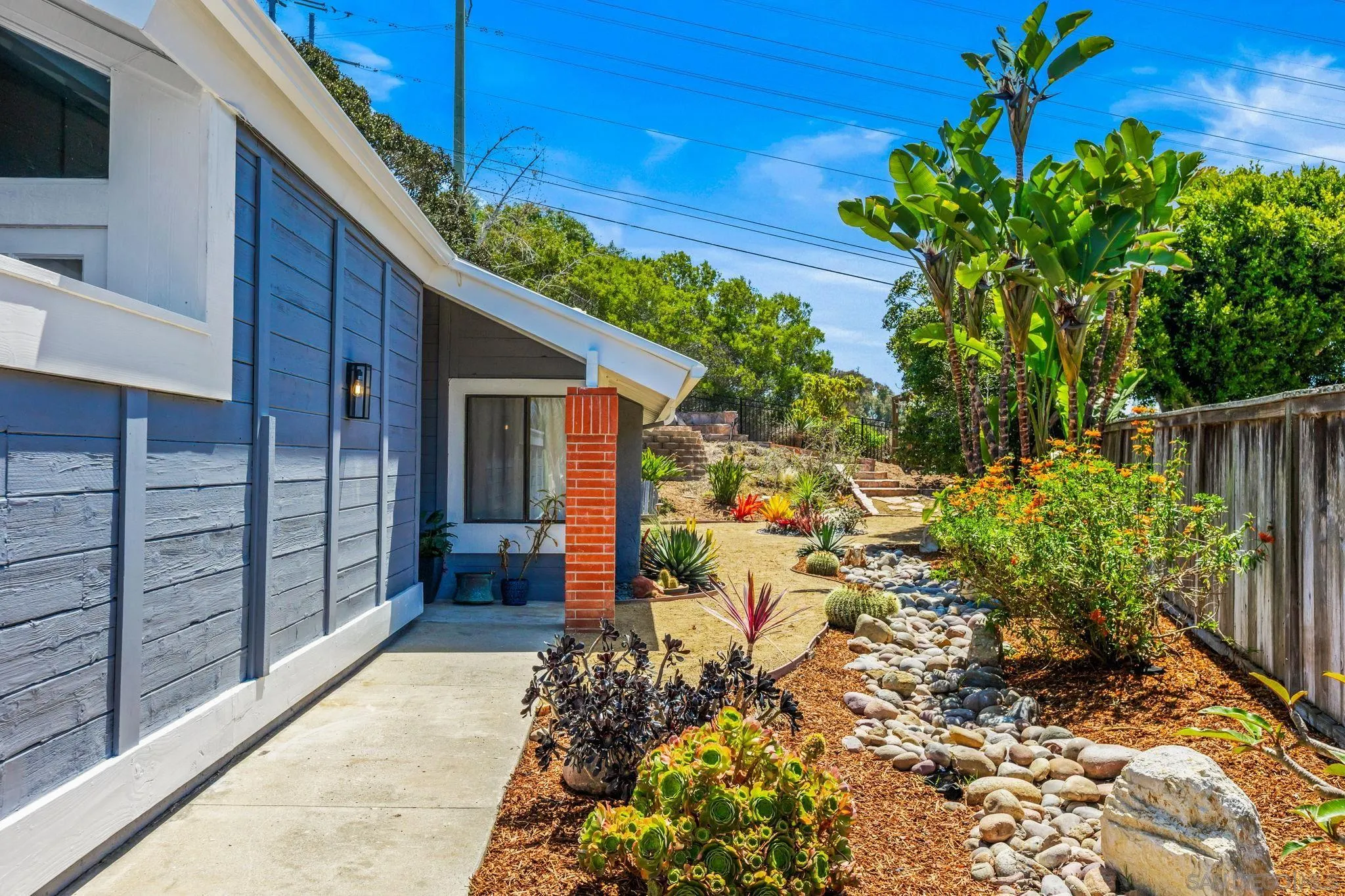 1141 Cerro Largo Dr