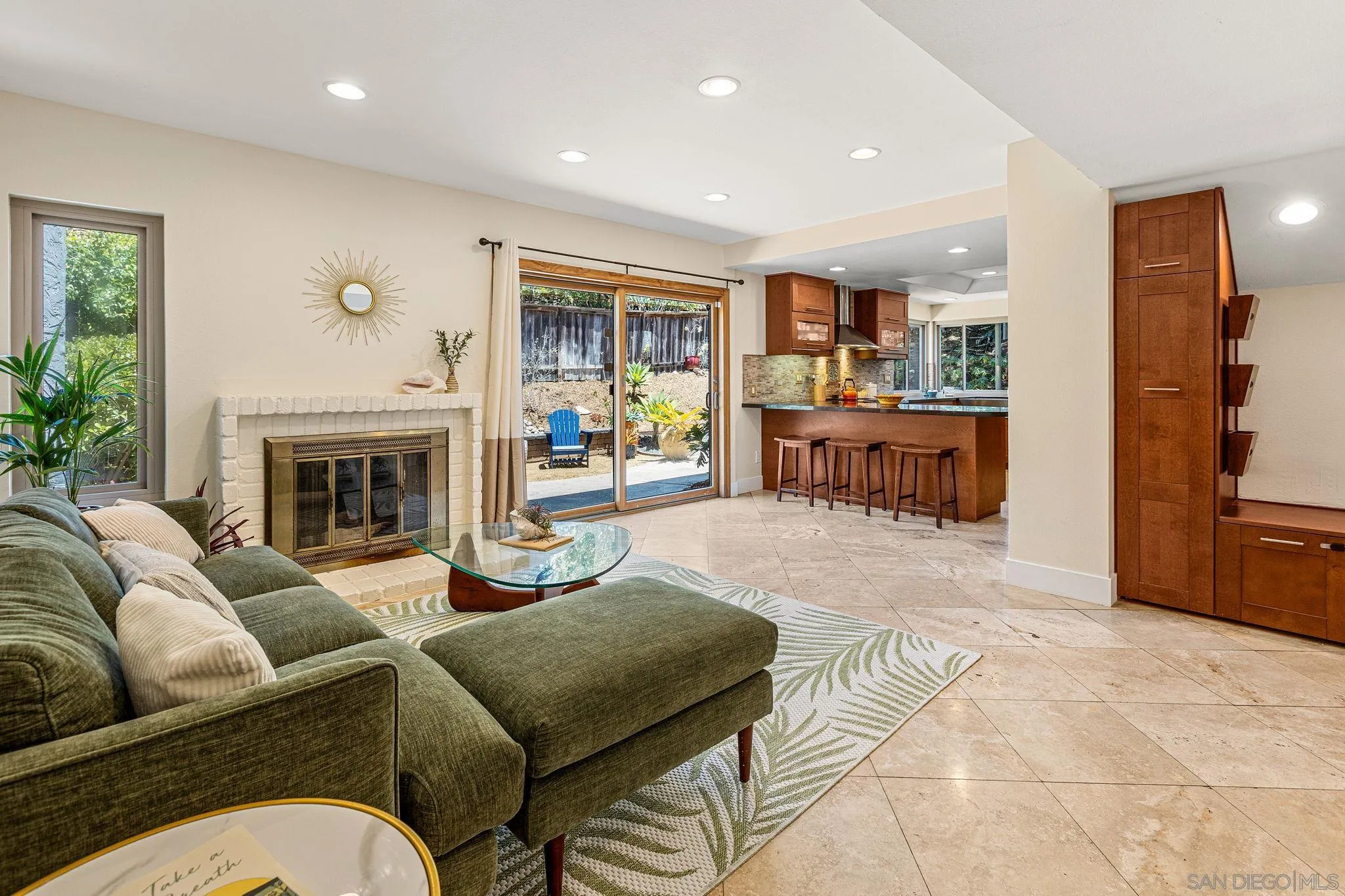 1141 Cerro Largo Dr