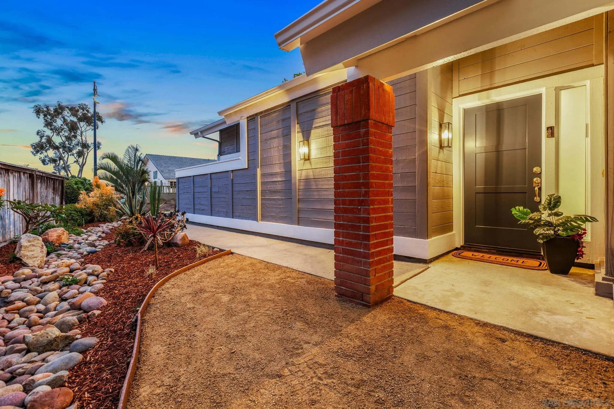 1141 Cerro Largo Dr