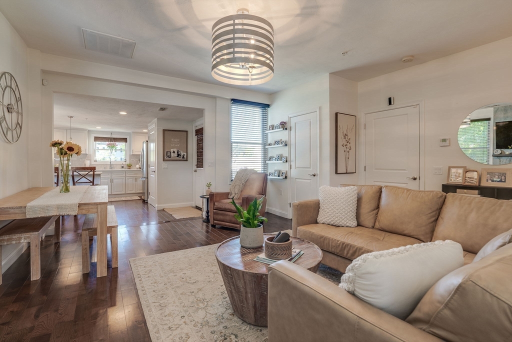 28 Titcomb St # 2