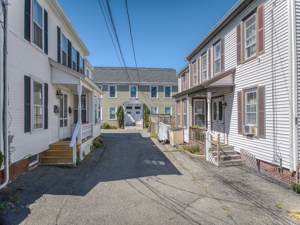 28 Titcomb St # 2