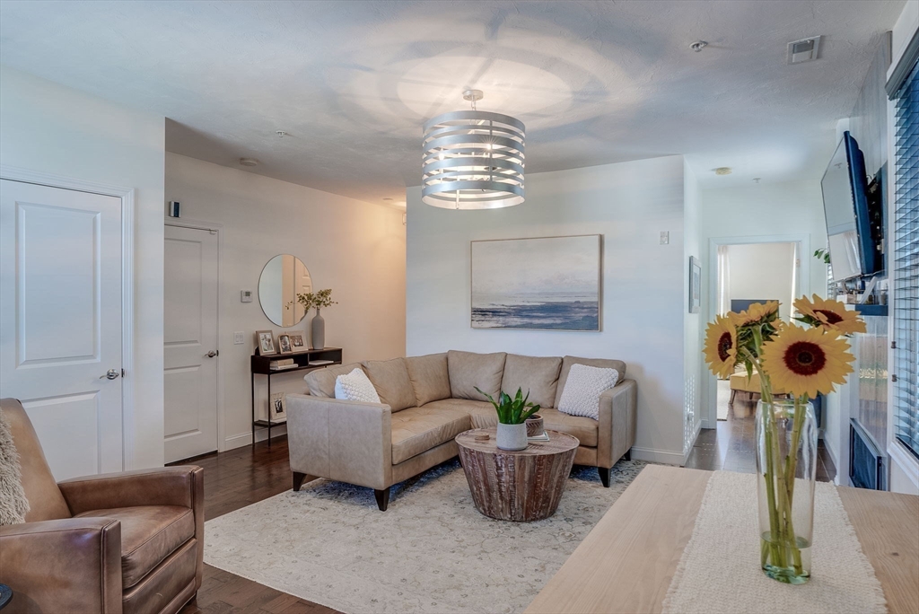 28 Titcomb St # 2