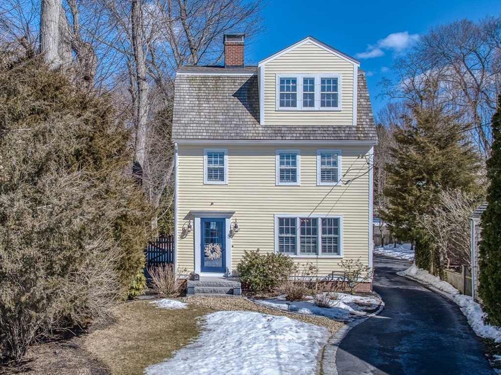 490 Main St