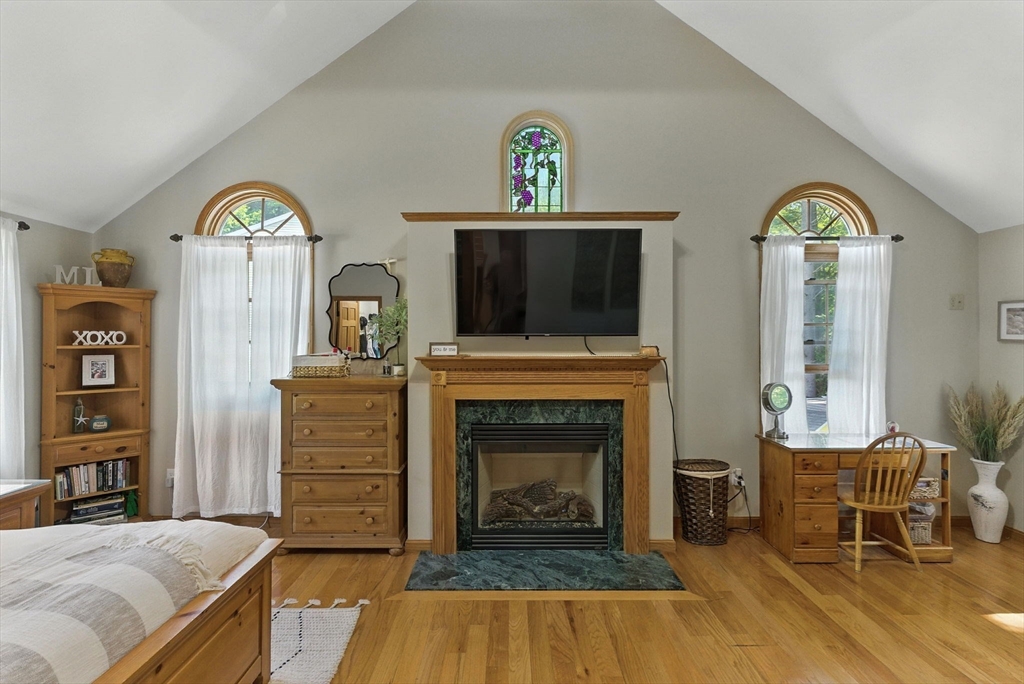 7 Palis Dr