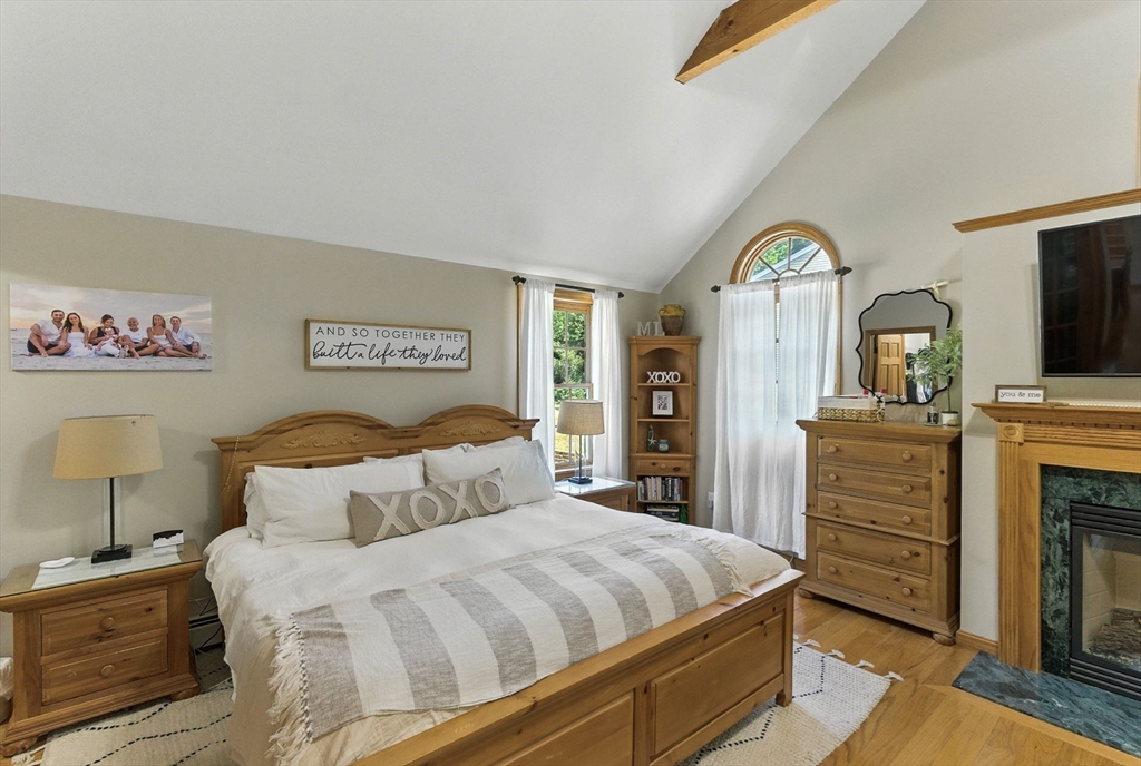 7 Palis Dr