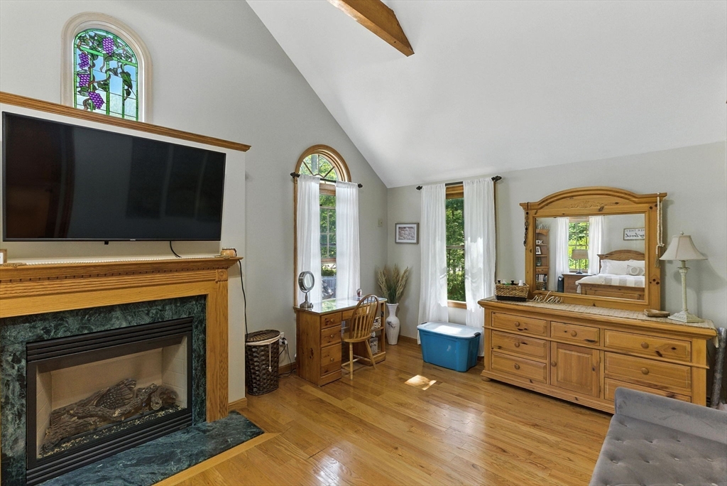 7 Palis Dr