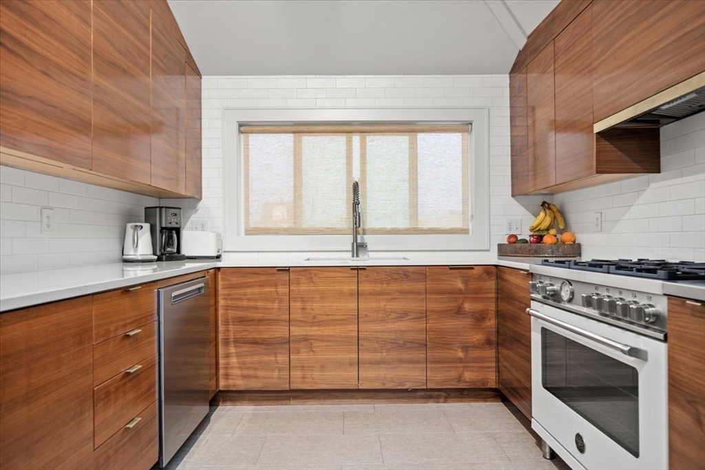 349 Northern Blvd