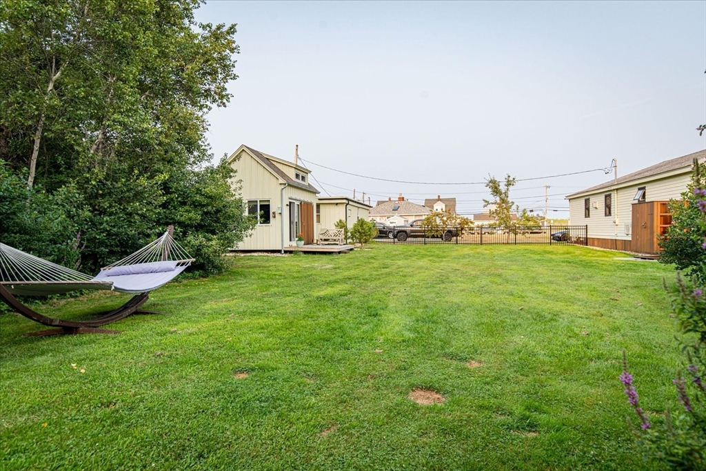 349 North End Blvd