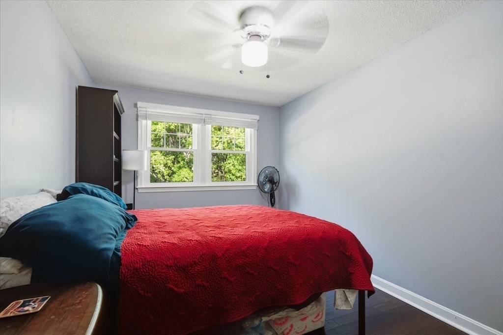 10 Buttonwood Rd