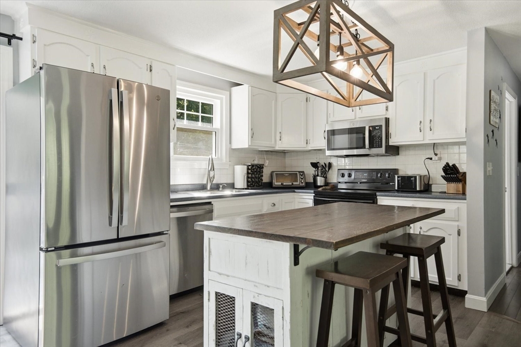 10 Buttonwood Rd