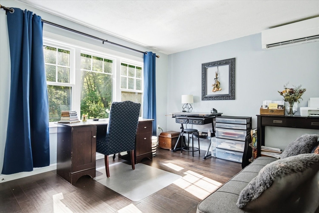 10 Buttonwood Rd