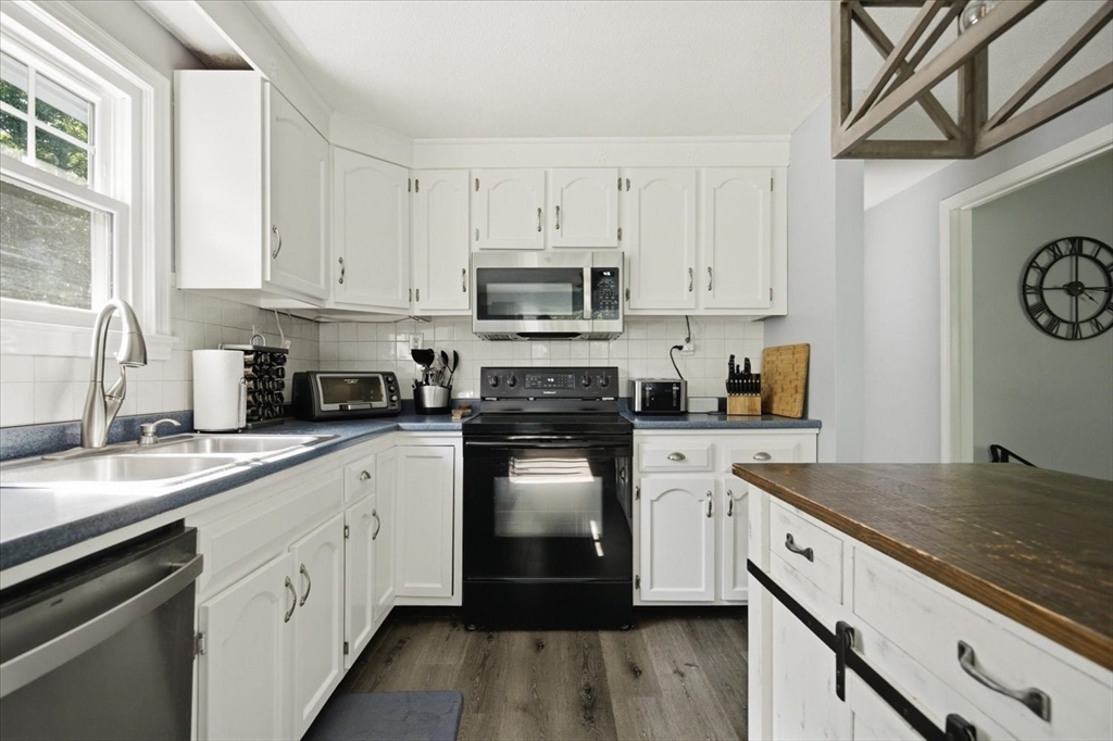 10 Buttonwood Rd