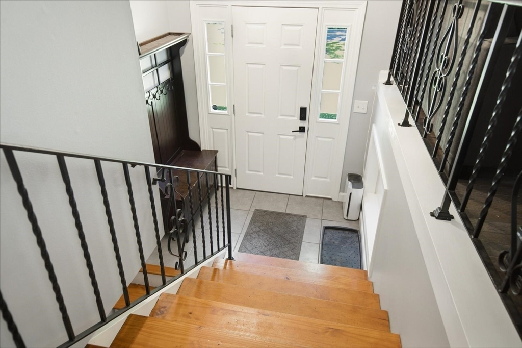 10 Buttonwood Rd