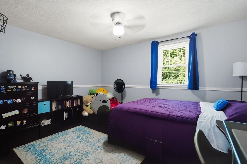 10 Buttonwood Rd