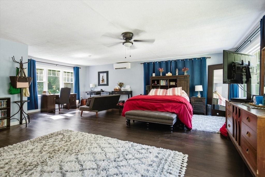 10 Buttonwood Rd