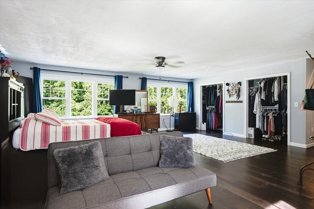 10 Buttonwood Rd