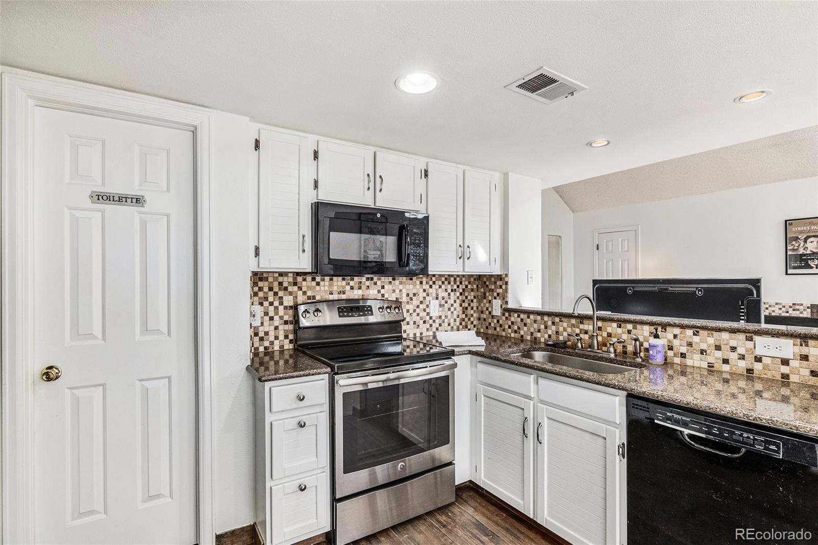 8500 E Jefferson Avenue Unit: 13F