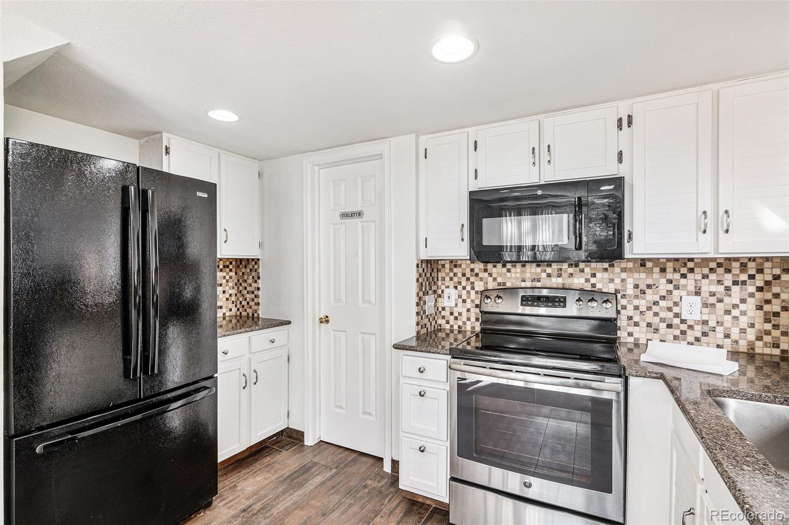 8500 E Jefferson Avenue Unit: 13F