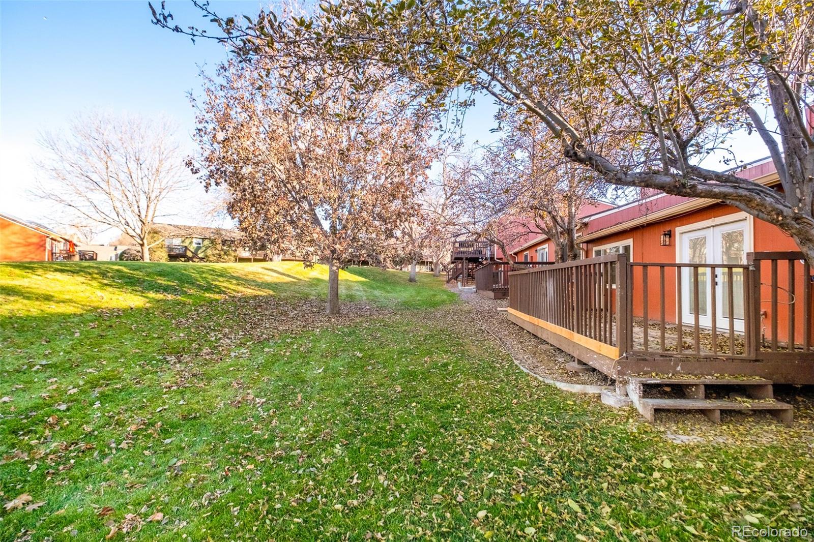 2907 W Rowland Avenue