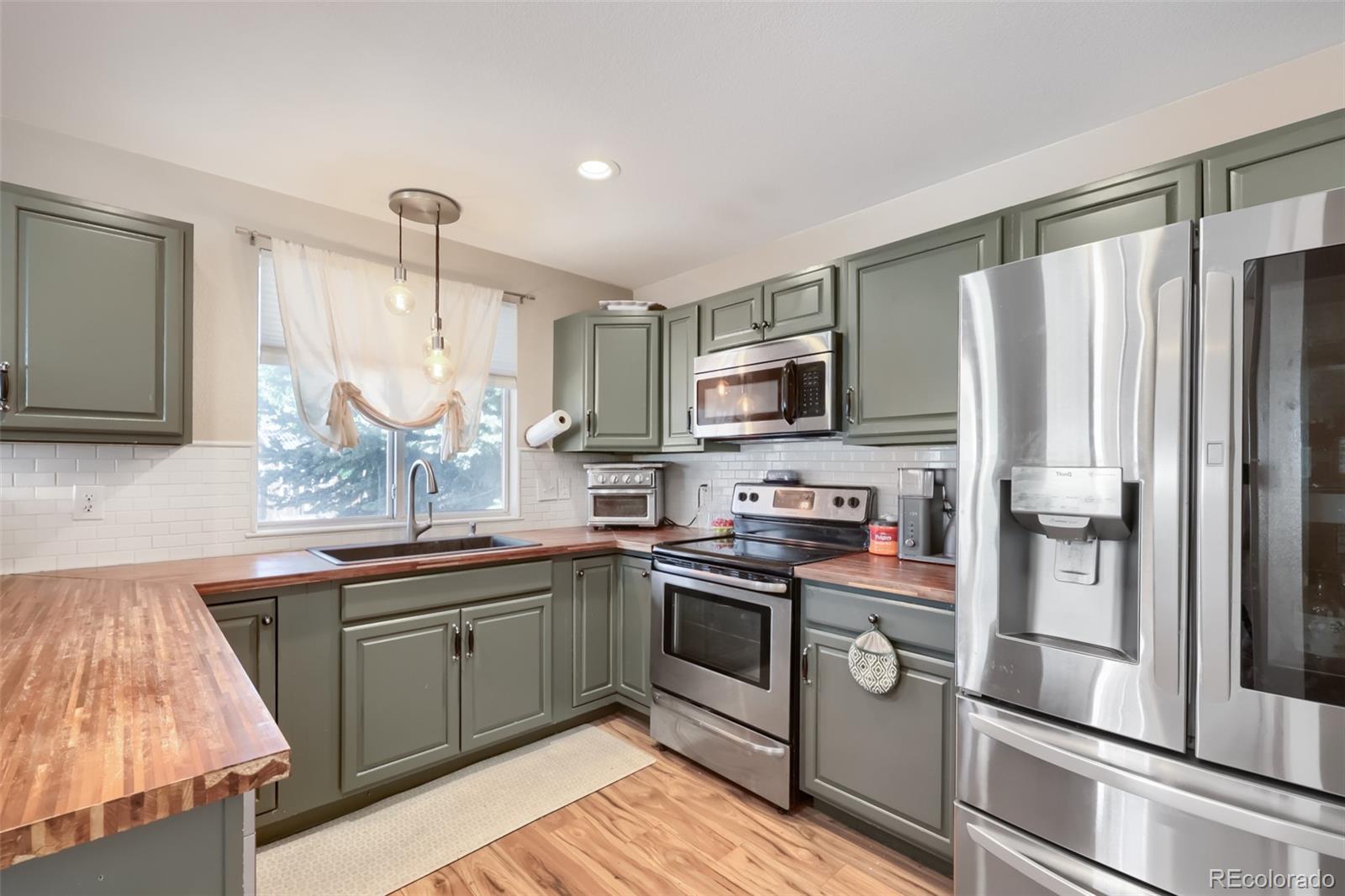 8746 Cloverleaf Circle