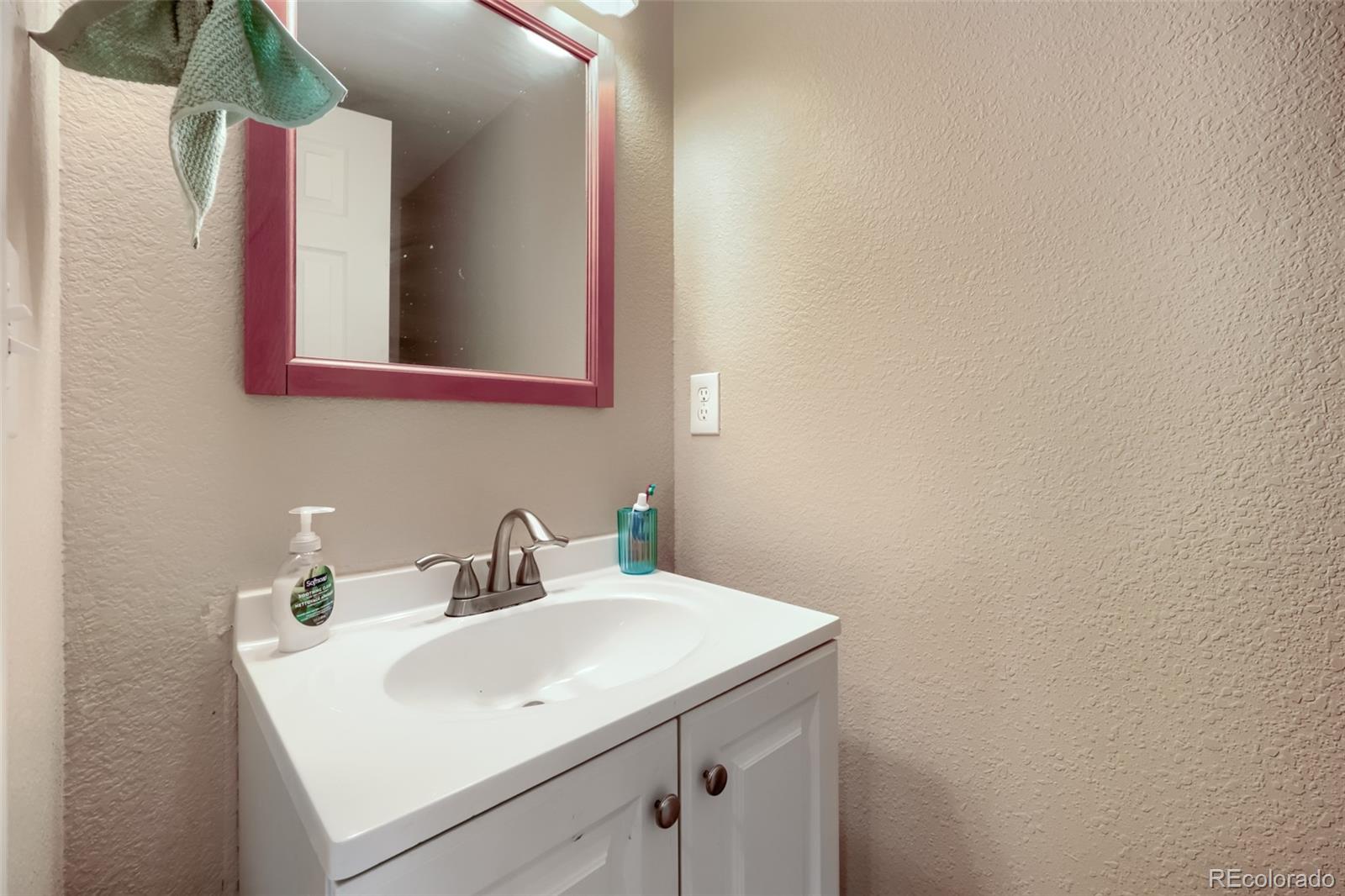 8746 Cloverleaf Circle