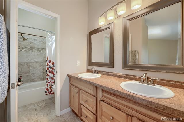 8746 Cloverleaf Circle