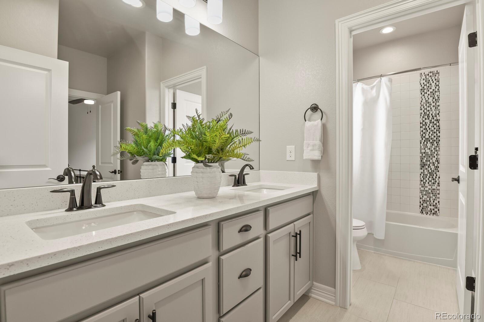 27500 E Lakeview Drive