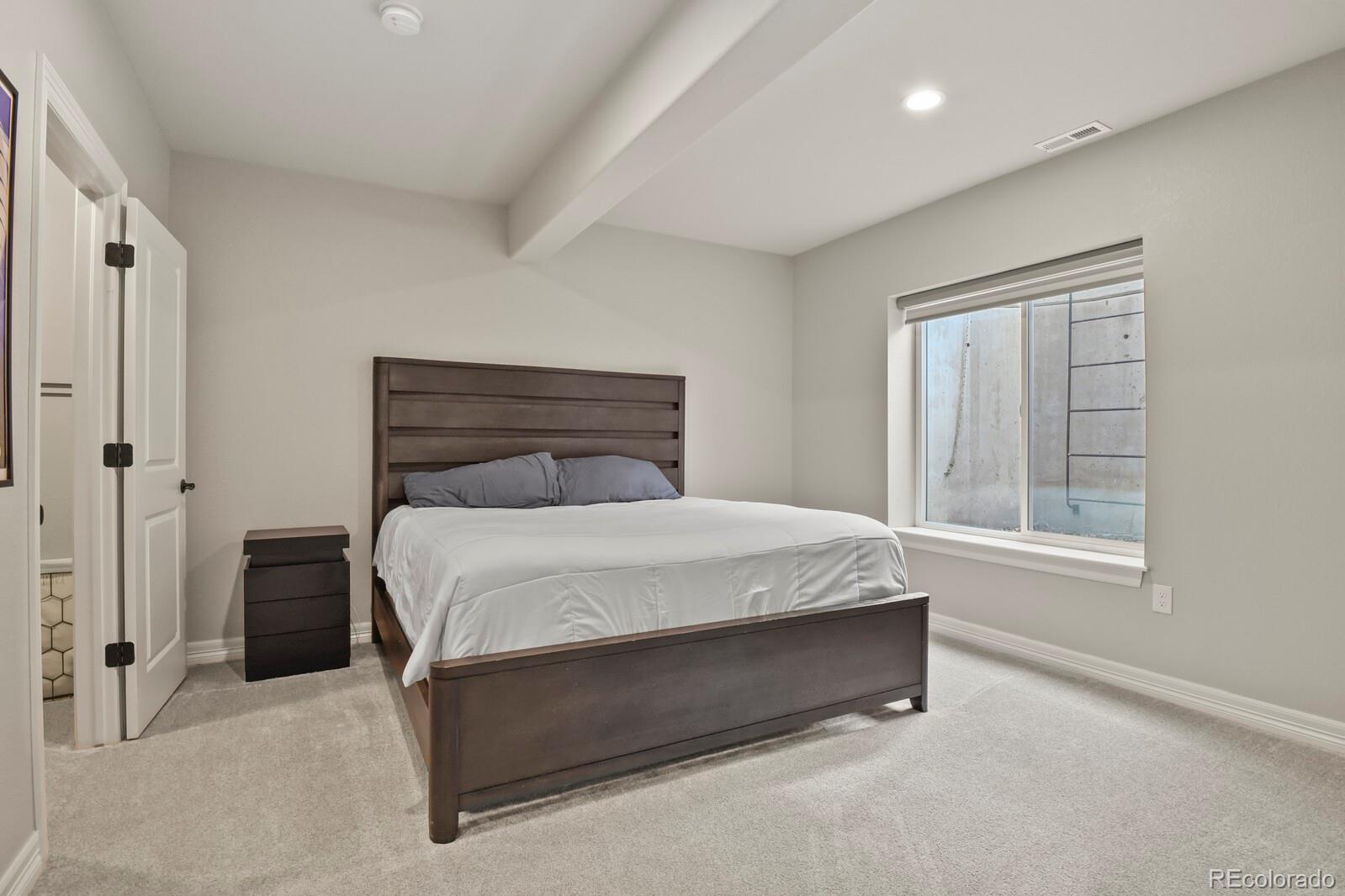 27500 E Lakeview Drive