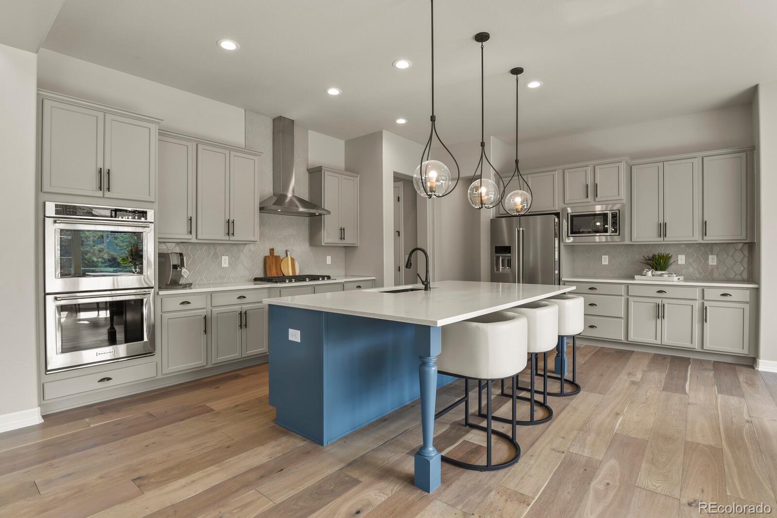 27500 E Lakeview Drive