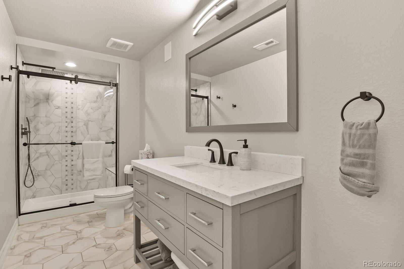 27500 E Lakeview Drive