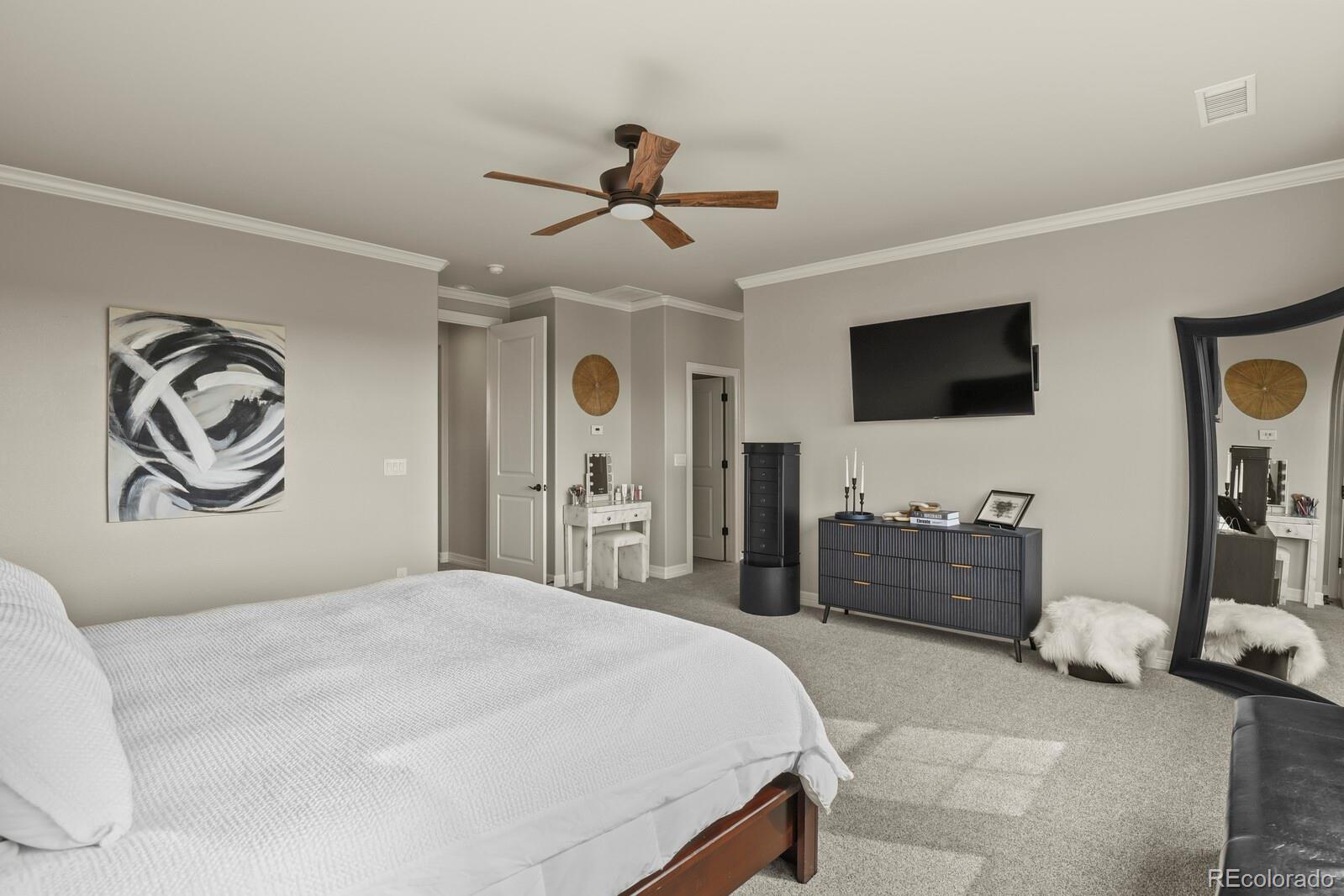 27500 E Lakeview Drive