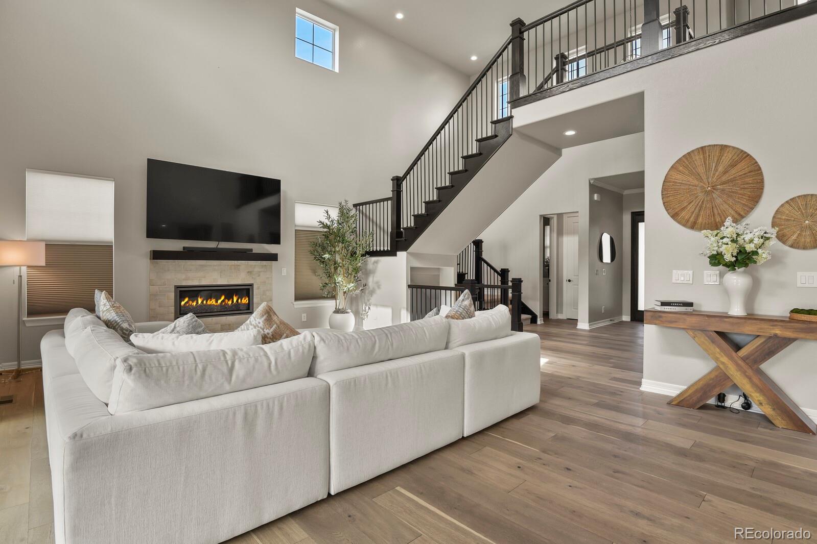 27500 E Lakeview Drive