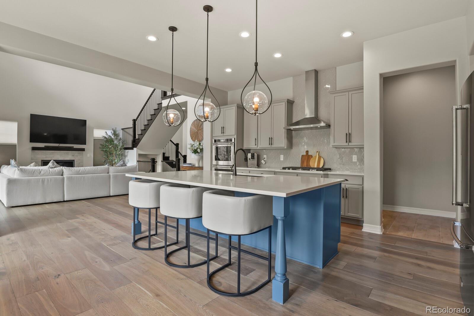 27500 E Lakeview Drive