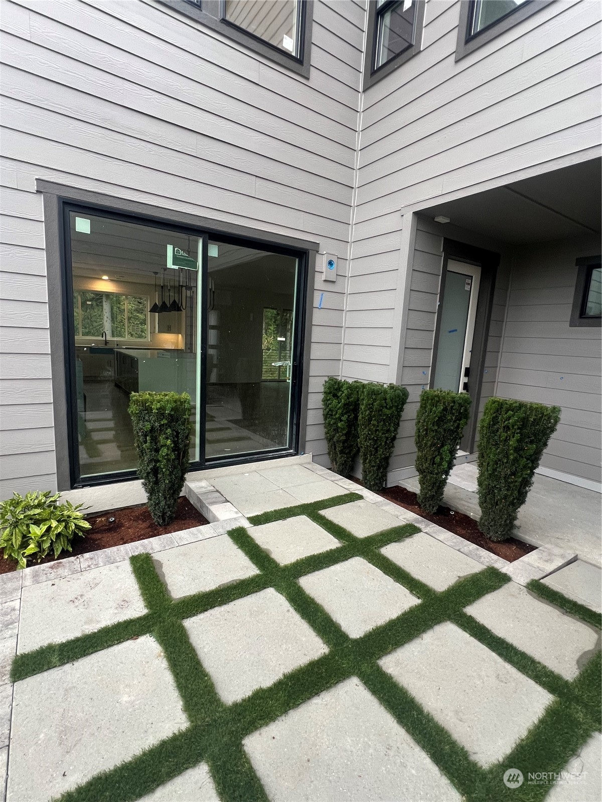 13702 SE 84th Street Unit: 9