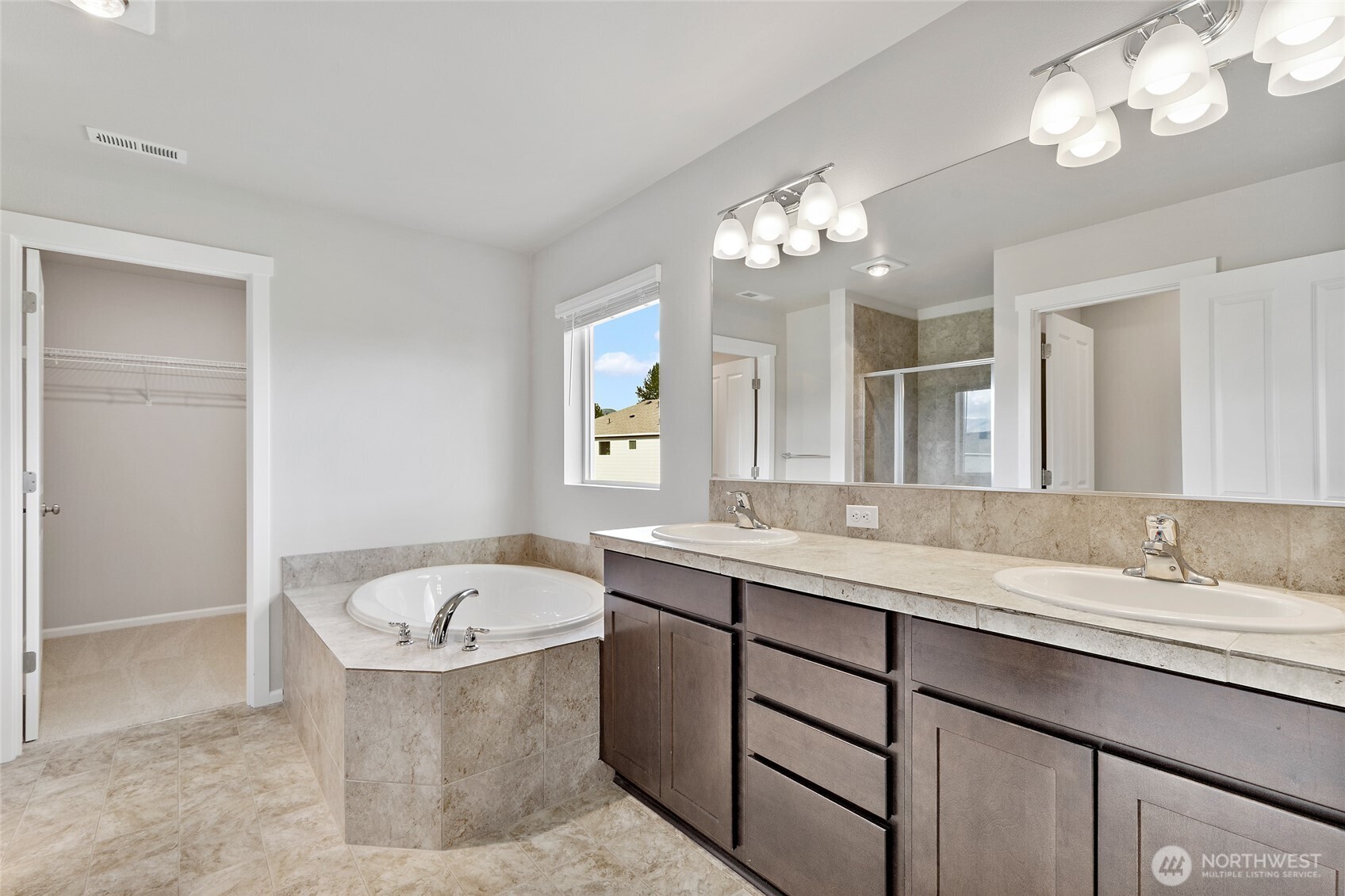 10401 Skyline Avenue